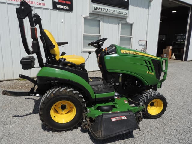 Image of John Deere 1025R equipment image 3