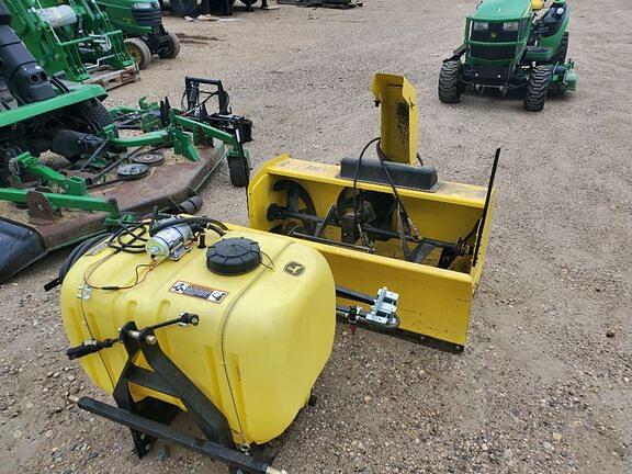 Image of John Deere 1025R equipment image 4