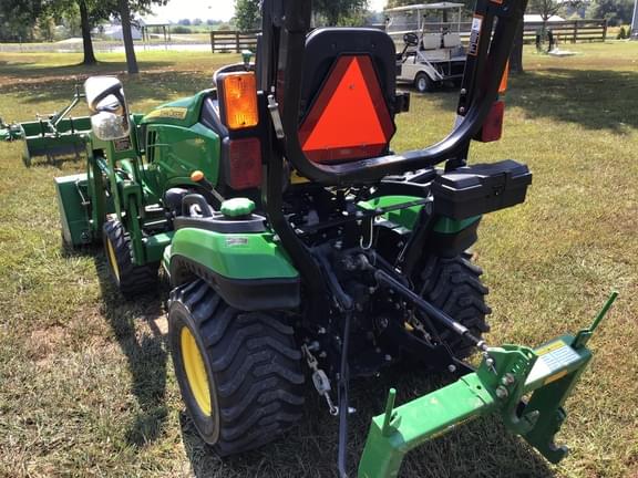 Image of John Deere 1025R equipment image 4