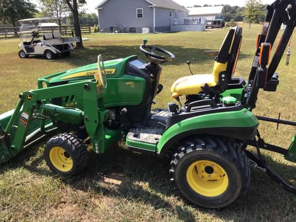 Image of John Deere 1025R equipment image 3