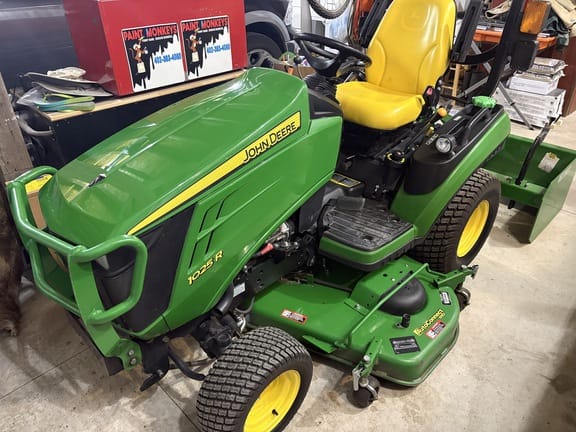 2015 John Deere 1025R Equipment Image0