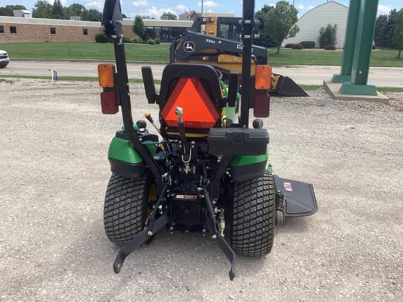 Image of John Deere 1025R equipment image 3