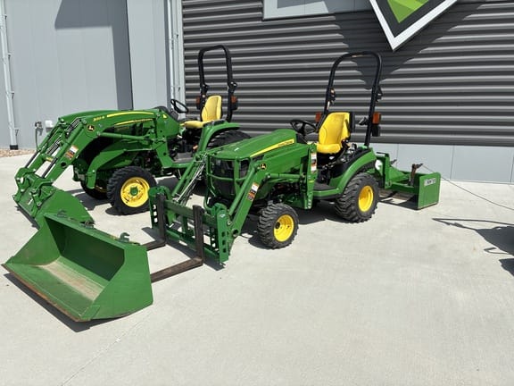 2015 John Deere 1025R Equipment Image0