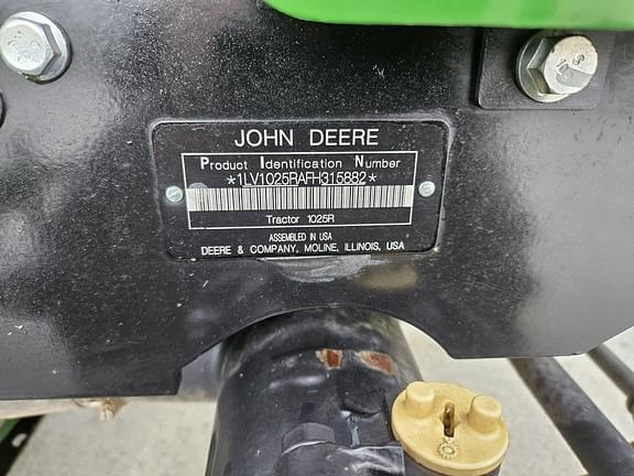 Image of John Deere 1025R equipment image 3