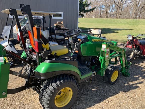 Image of John Deere 1025R equipment image 3