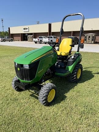 Image of John Deere 1025R equipment image 3