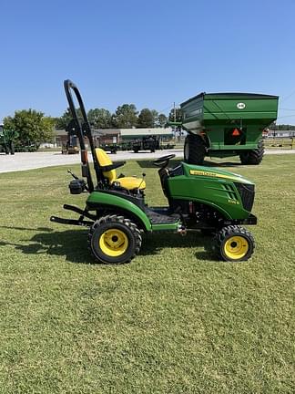 Image of John Deere 1025R equipment image 4