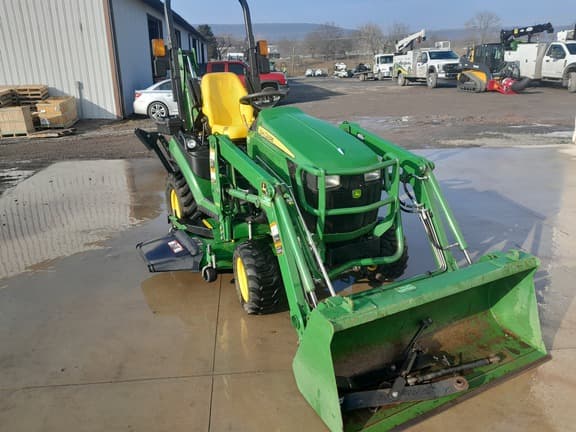 Image of John Deere 1025R equipment image 3