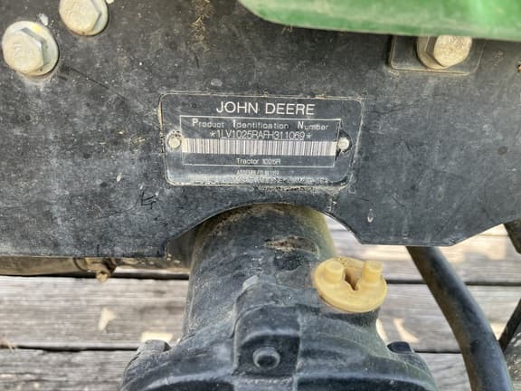 Image of John Deere 1025R equipment image 4