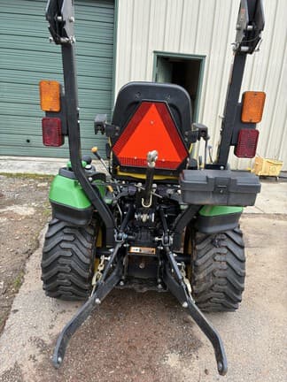 Image of John Deere 1025R equipment image 3
