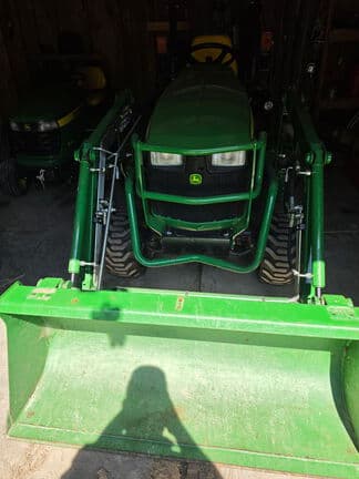 Image of John Deere 1025R equipment image 4