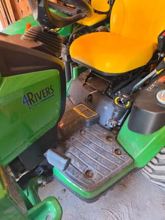 Image of John Deere 1025R equipment image 2