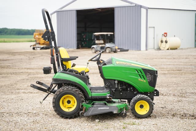 Image of John Deere 1025R equipment image 3