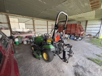 Image of John Deere 1025R equipment image 3
