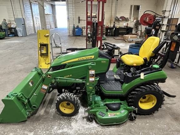 Image of John Deere 1025R equipment image 1