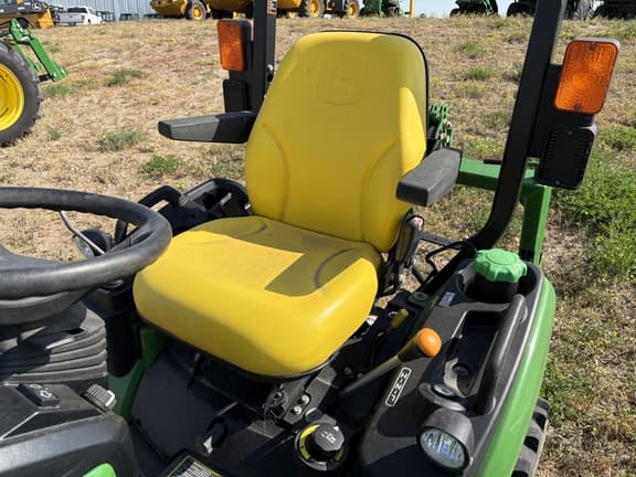 Image of John Deere 1025R equipment image 4