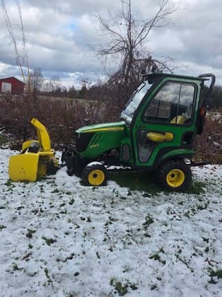 Image of John Deere 1025R equipment image 1