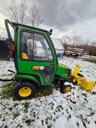 Image of John Deere 1025R equipment image 3