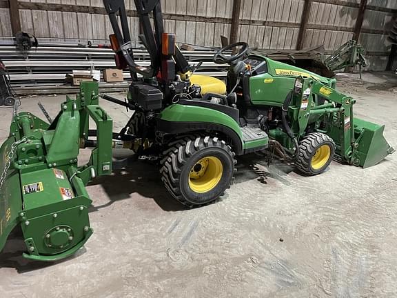 Image of John Deere 1025R equipment image 2