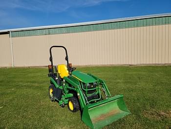 2015 John Deere 1025R Equipment Image0