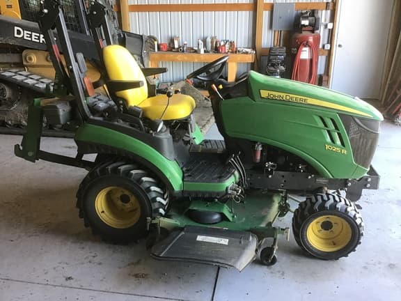 Image of John Deere 1025R equipment image 4