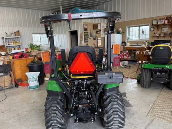 Image of John Deere 1025R equipment image 3