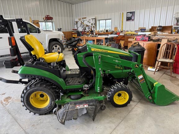 Image of John Deere 1025R equipment image 1