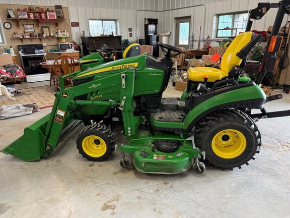 Image of John Deere 1025R Primary image