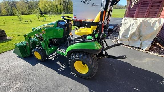 Image of John Deere 1025R equipment image 2