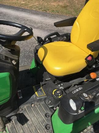 Image of John Deere 1025R equipment image 2
