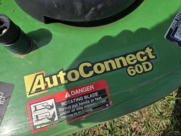 Image of John Deere 1025R equipment image 2