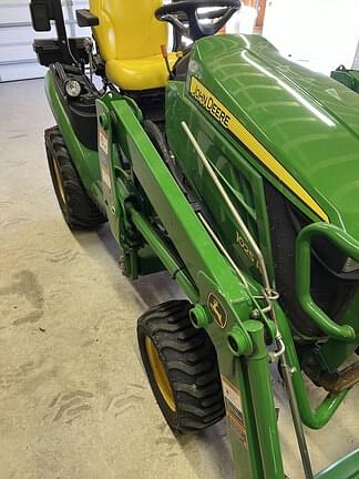 Image of John Deere 1025R equipment image 3