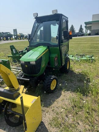 2015 John Deere 1025R Equipment Image0