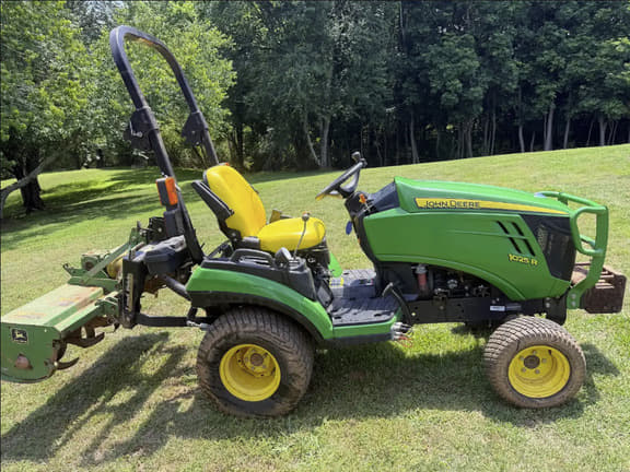 Image of John Deere 1025R equipment image 2