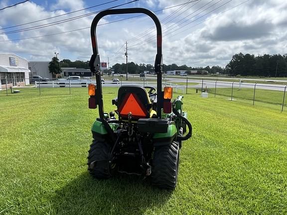 Image of John Deere 1025R equipment image 4