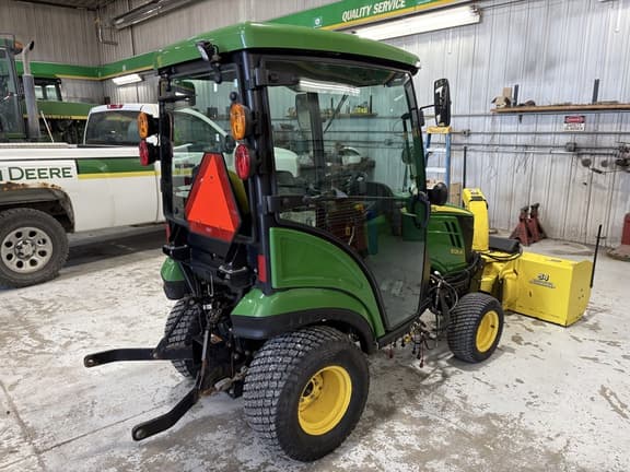 Image of John Deere 1025R equipment image 3