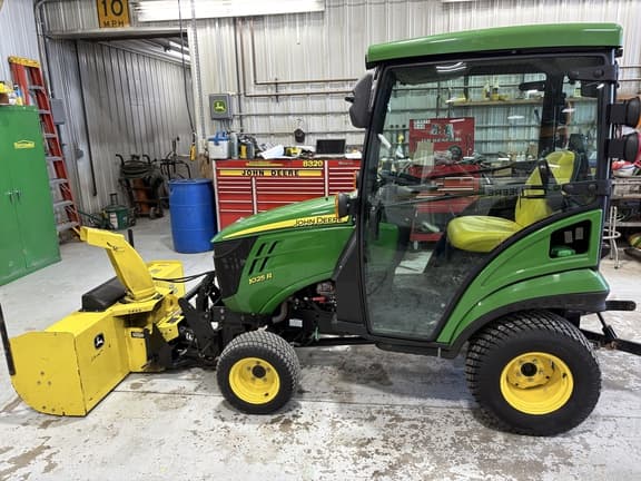 Image of John Deere 1025R equipment image 1
