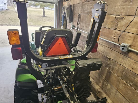 Image of John Deere 1025R equipment image 2