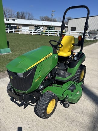 2015 John Deere 1025R Equipment Image0