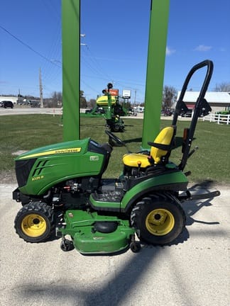 2015 John Deere 1025R Equipment Image0