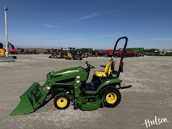 Image of John Deere 1025R equipment image 3