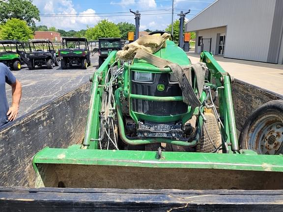 Image of John Deere 1025R equipment image 3