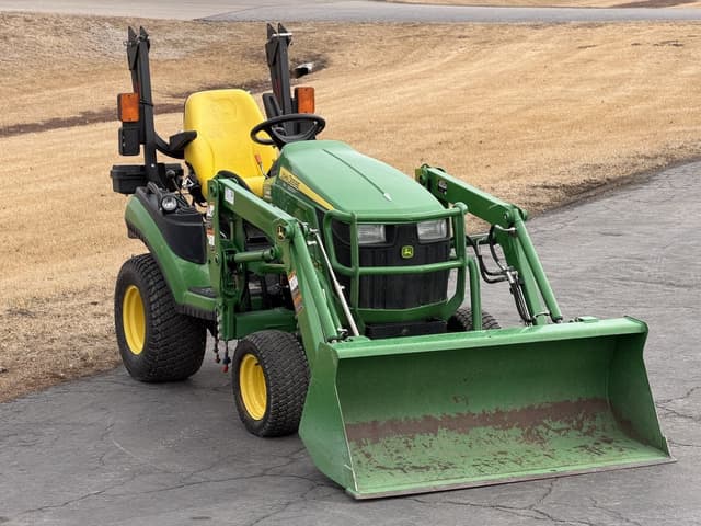 Image of John Deere 1025R equipment image 1