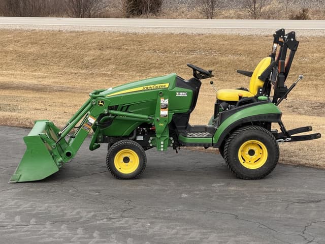 Image of John Deere 1025R equipment image 3