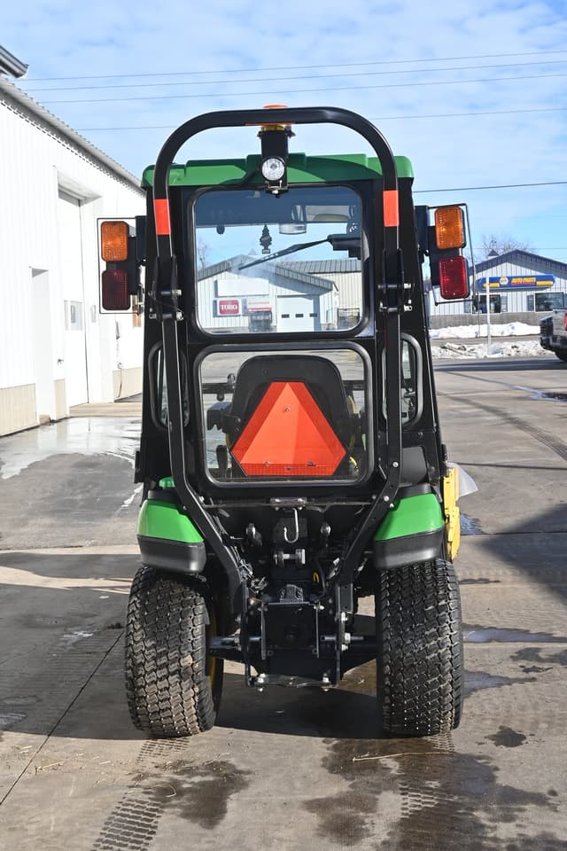 Image of John Deere 1025R equipment image 3