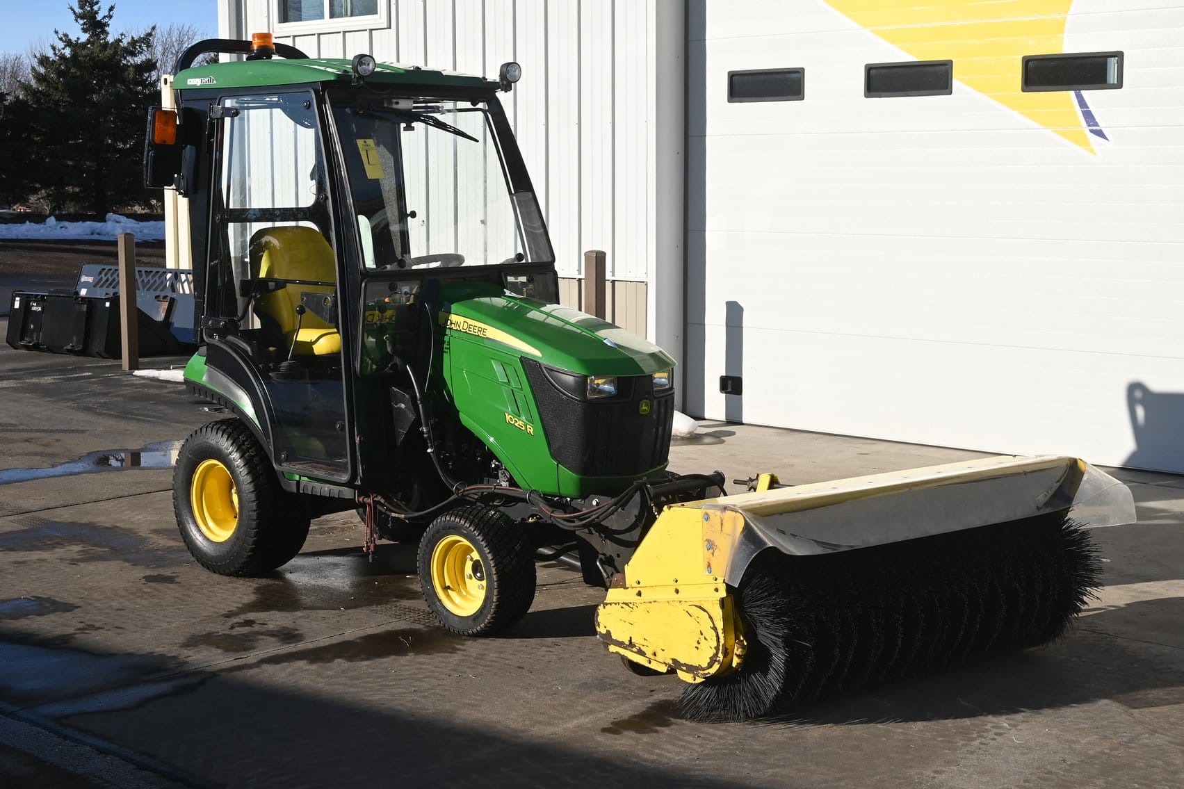2015 John Deere 1025R Equipment Image0