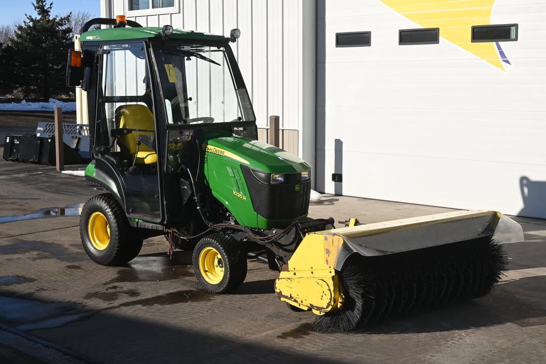 Image of John Deere 1025R Primary image