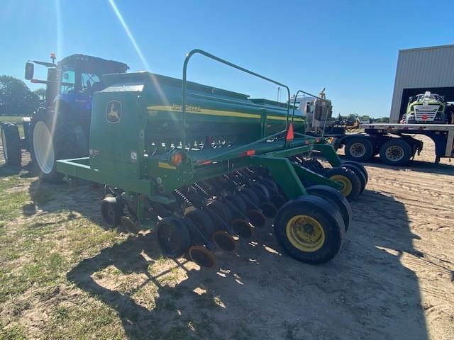 Image of John Deere 1590 equipment image 3
