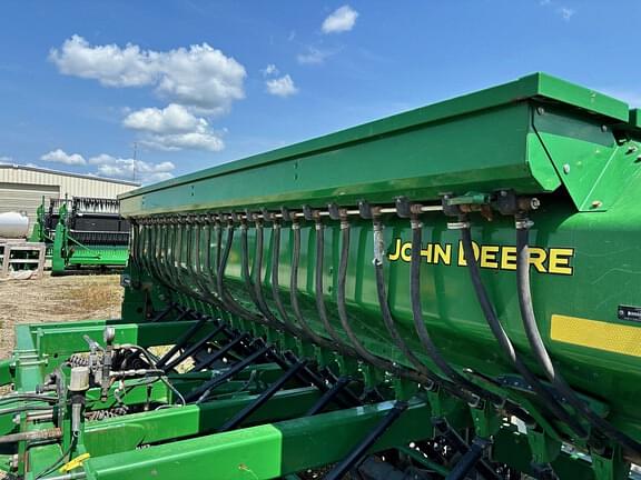 Image of John Deere 1590 equipment image 4