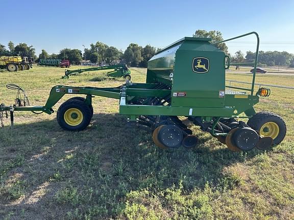 Image of John Deere 1590 equipment image 2